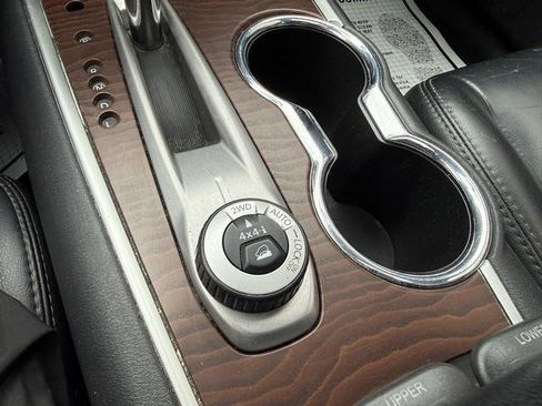 Used 2018 Nissan Pathfinder Platinum w/ Cargo Package image 10