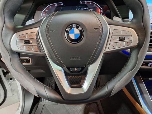 Used 2022 BMW X7 xDrive40i w/ Premium Package AWD/4WD image 11