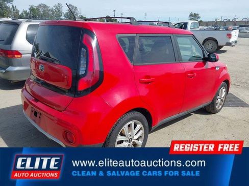 Used 2017 Kia Soul + image 7