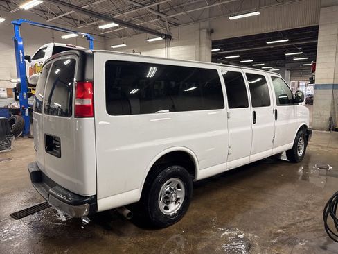 Used 2019 Chevrolet Express 3500 LT w/ LT Preferred Equipment Group image 5