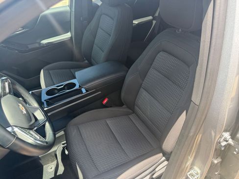 Used 2025 Chevrolet Equinox LT FWD image 37