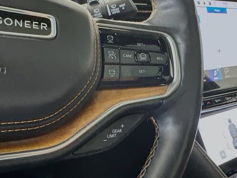Used 2022 Jeep Grand Wagoneer Series III w/ Flexible Seating Group AWD/4WD image 26