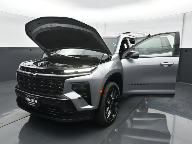 Used 2025 Chevrolet Traverse RS AWD/4WD image 29