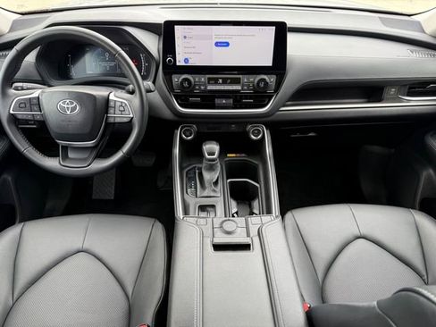Used 2025 Toyota Grand Highlander FWD image 24