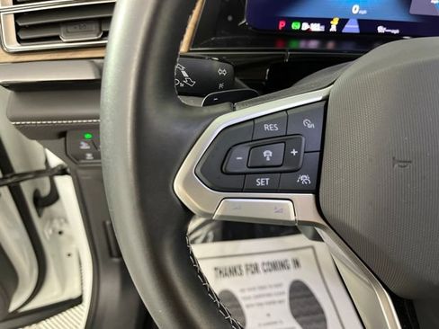 Used 2025 Volkswagen Atlas SE FWD image 24