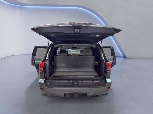 Used 2015 Toyota Sequoia Platinum image 11