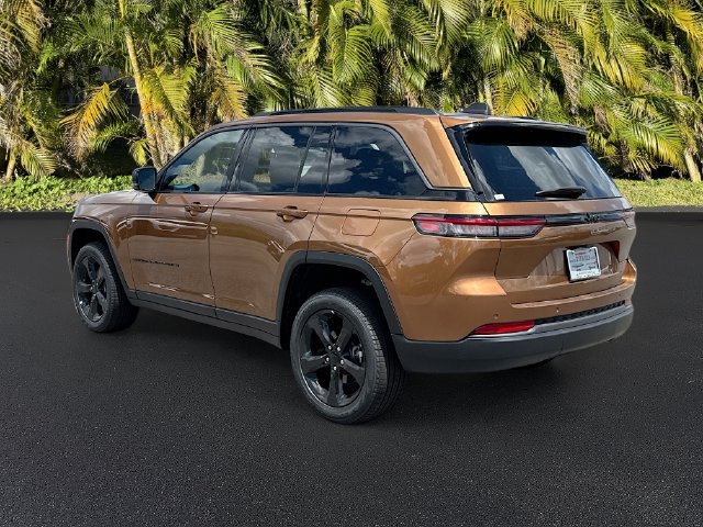 New 2026 Jeep Grand Cherokee Limited w/ Limited Altitude Package RWD image 3