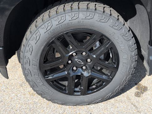 Used 2023 Chevrolet Silverado 1500 RST image 11