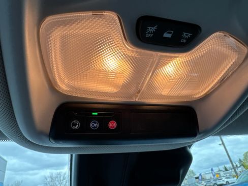 Used 2024 Chevrolet TrailBlazer LT w/ Driver Confidence Package FWD image 22