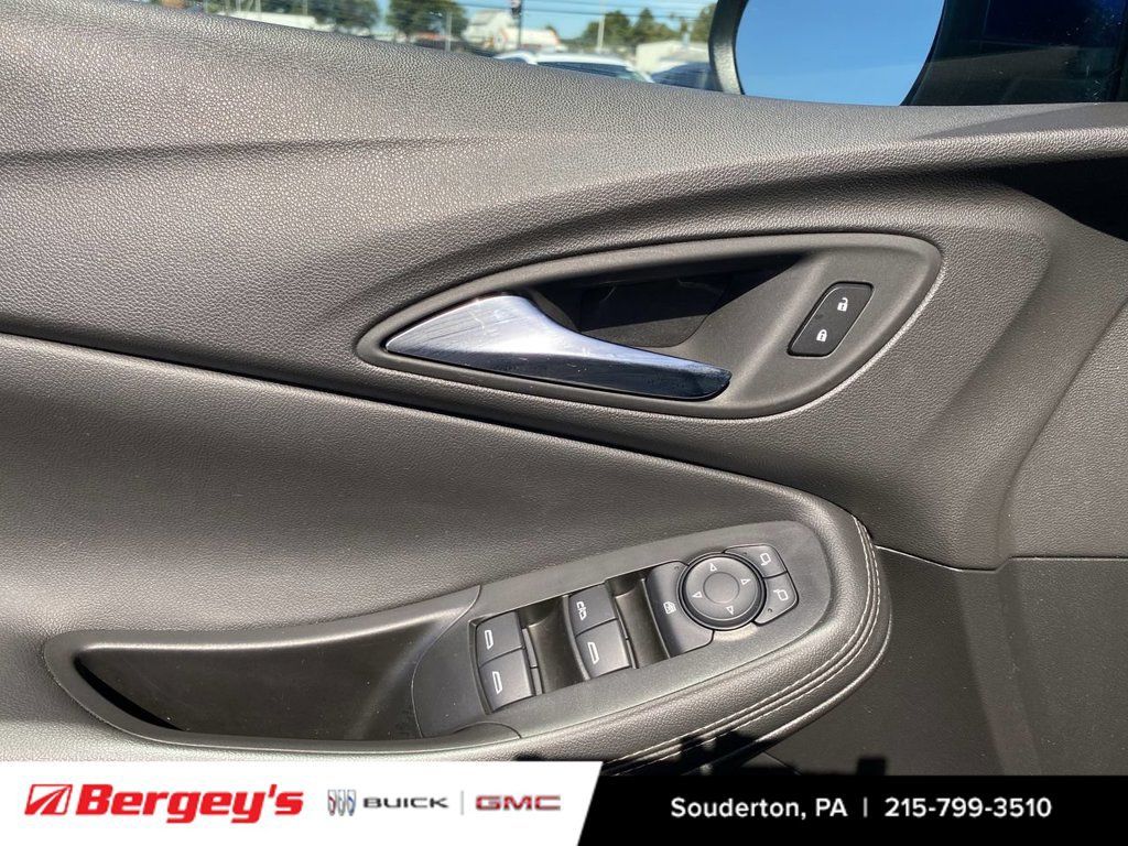 Used 2023 Buick Encore GX Preferred w/ Cold Weather Comfort Package AWD/4WD image 27
