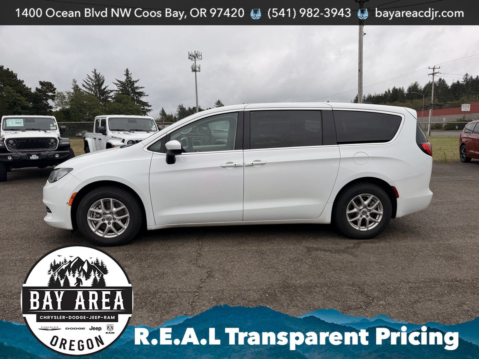 Used 2023 Chrysler Voyager LX FWD image 8