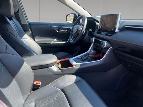 Used 2024 Toyota RAV4 Adventure image 17