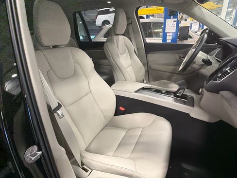 Certified 2025 Volvo XC90 B6 Plus AWD/4WD image 56