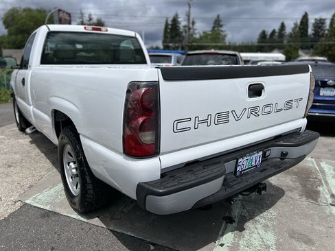 Used 2005 Chevrolet Silverado 1500 W/T RWD image 3