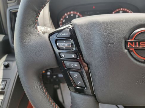 Used 2025 Nissan Frontier PRO-4X w/ Pro Convenience Package image 22