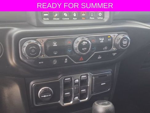 Used 2022 Jeep Wrangler Unlimited Sahara AWD/4WD image 14