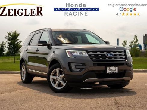 Used 2017 Ford Explorer XLT AWD/4WD image 1
