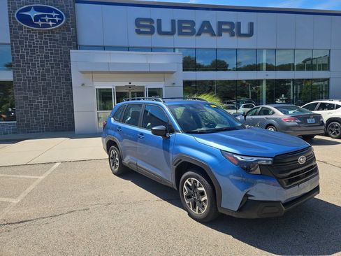 Used 2025 Subaru Forester AWD/4WD image 1