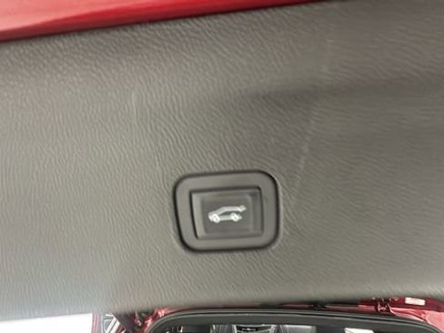 Used 2024 Buick Enclave Premium image 17