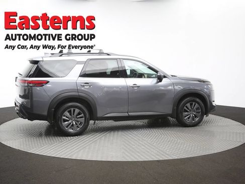 Used 2023 Nissan Pathfinder SV w/ SV Premium Package AWD/4WD image 47