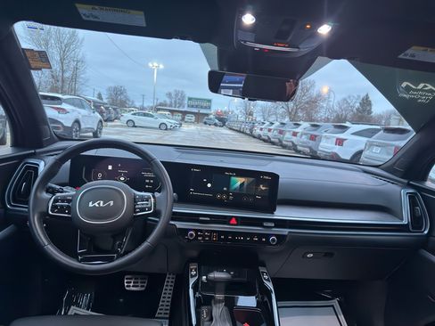 Used 2024 Kia Sorento SX Prestige image 17