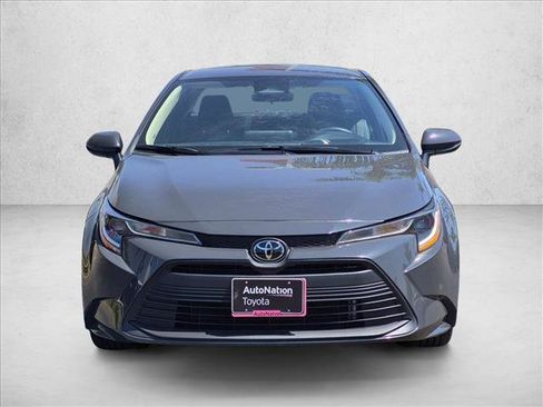 Certified 2025 Toyota Corolla LE FWD image 2