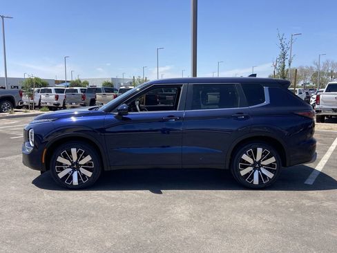 New 2026 Mitsubishi Outlander SE FWD image 4