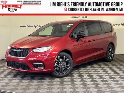 New 2026 Chrysler Pacifica Select