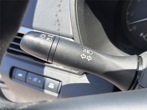 Used 2023 Nissan Altima 2.5 S FWD image 14