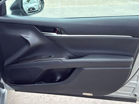 Used 2022 Toyota Camry XSE FWD image 31