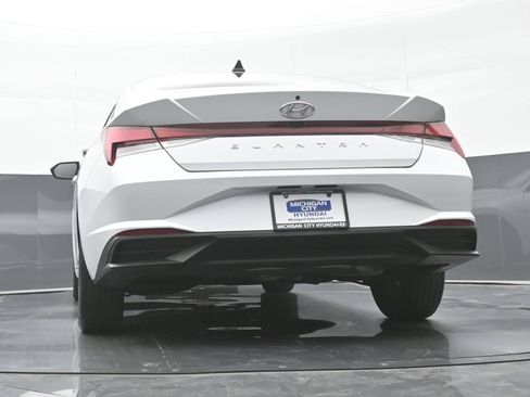 Certified 2021 Hyundai Elantra SEL FWD image 37