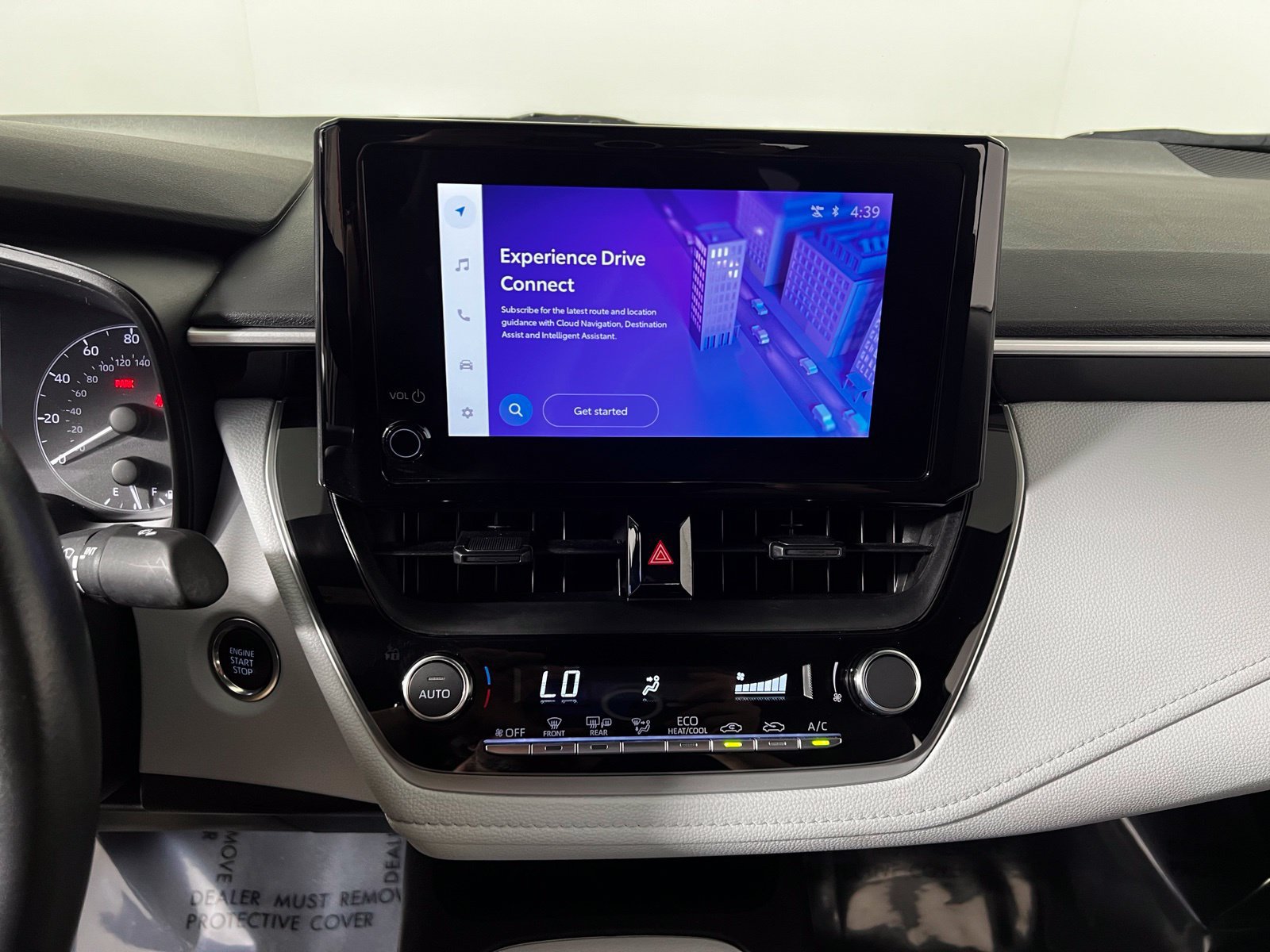 Used 2025 Toyota Corolla SE w/ Convenience Package FWD image 17