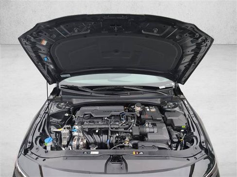 New 2026 Hyundai Elantra SE FWD image 19
