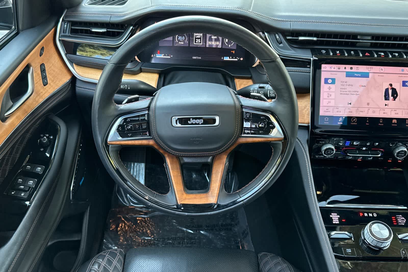 Used 2023 Jeep Grand Cherokee L Summit AWD/4WD image 14