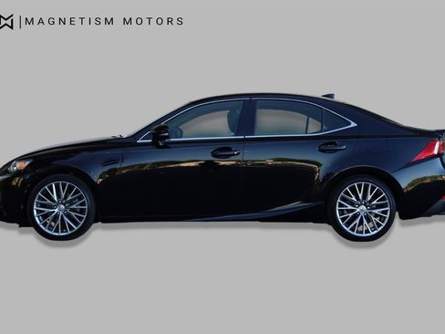 Used 2014 Lexus IS 250 RWD image 3