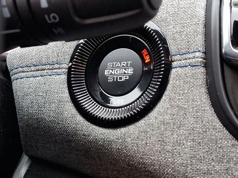 Used 2024 Jeep Compass Latitude image 24