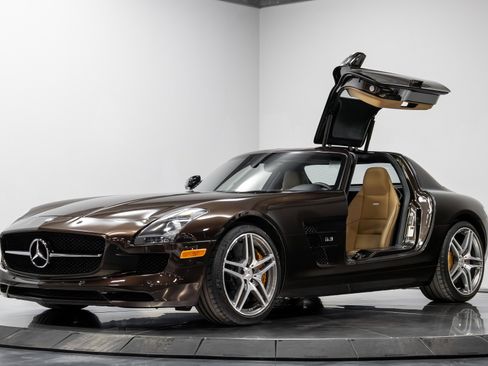 Used 2014 Mercedes-Benz SLS AMG GT Coupe image 2