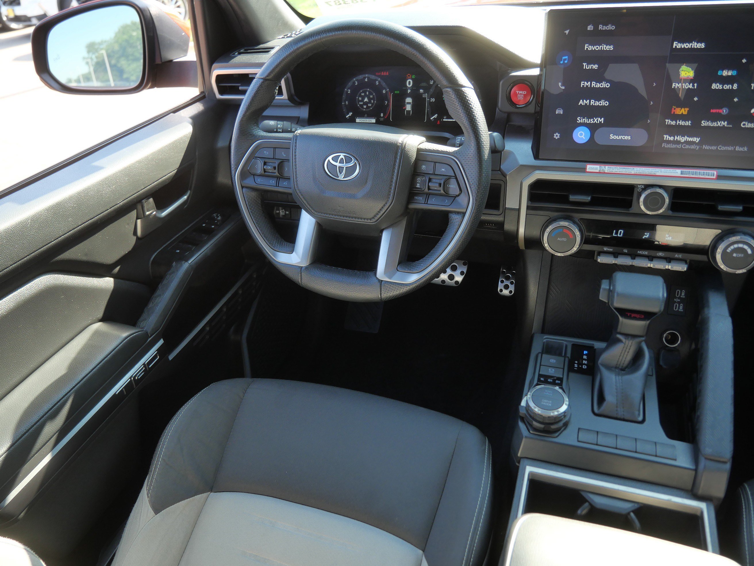 Used 2025 Toyota Tacoma TRD Sport AWD/4WD image 9