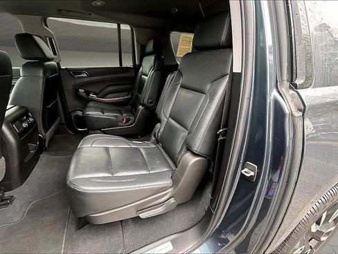 Used 2019 Chevrolet Suburban Premier w/ RST 6.2L Performance Edition RWD image 44