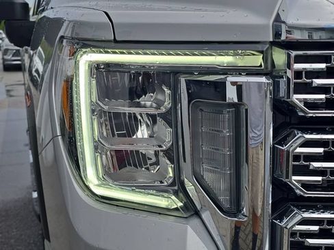 Certified 2021 GMC Sierra 2500 Denali w/ Denali Ultimate Package AWD/4WD image 10