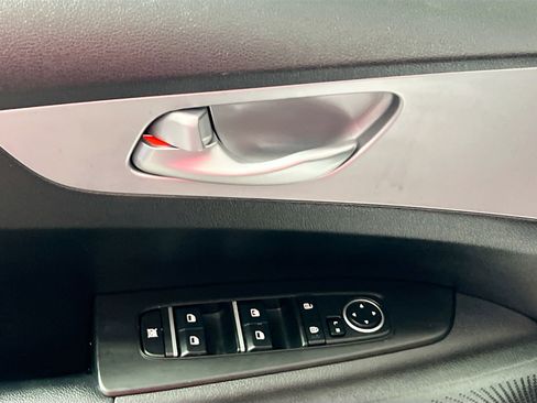 Used 2023 Kia Forte LXS image 16