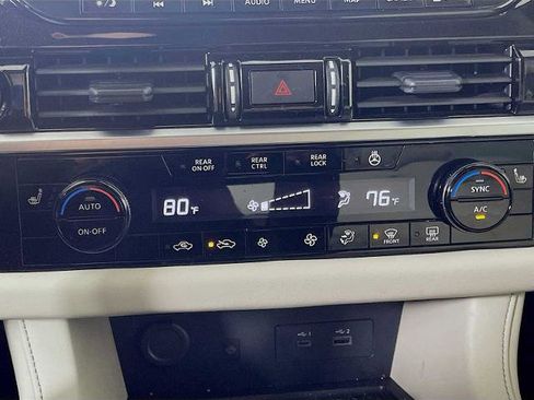 Certified 2025 Nissan Pathfinder SL AWD/4WD image 14