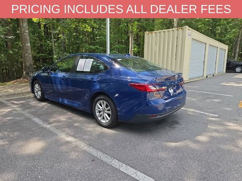 Used 2025 Toyota Camry LE FWD image 5