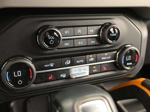 Used 2023 Ford Bronco Badlands w/ Sasquatch Package AWD/4WD image 16