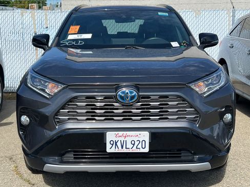Used 2020 Toyota RAV4 XSE AWD/4WD image 2
