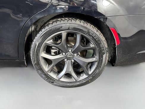 Used 2022 Chrysler 300 Touring w/ Sport Appearance Package RWD image 37