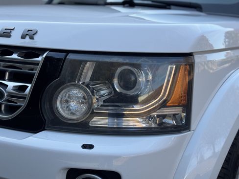 Used 2016 Land Rover LR4 HSE LUX image 11