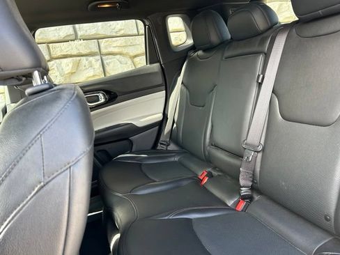 Used 2023 Jeep Compass Limited AWD/4WD image 9