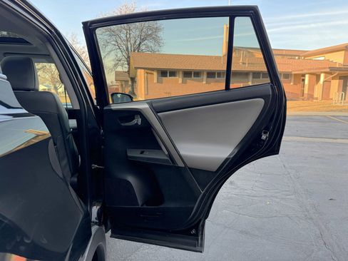 Used 2015 Toyota RAV4 Limited image 40