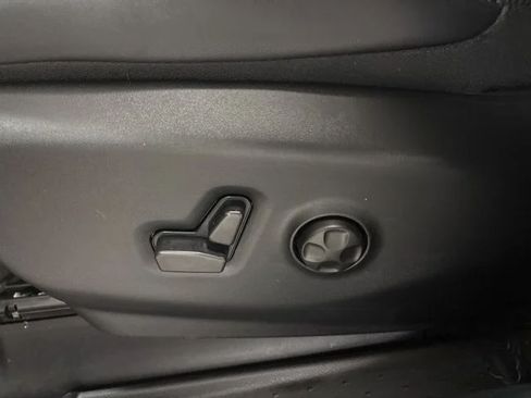 Used 2026 Chrysler Pacifica Select AWD/4WD image 10